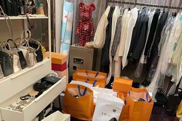 爱辉区回收一线品牌衣服